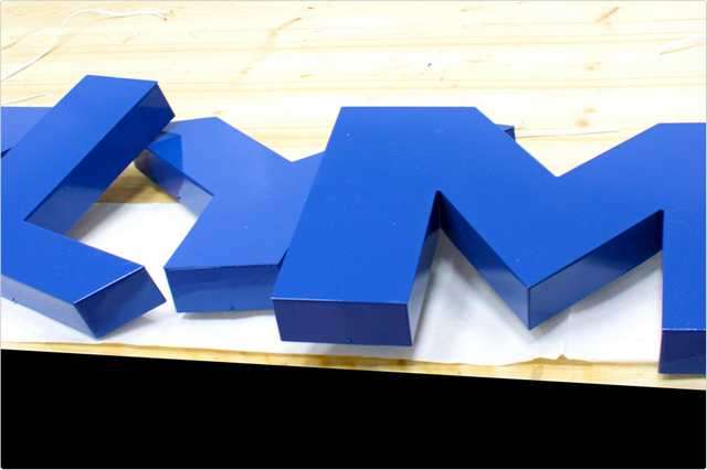 Plexiglasbuchstabe Alubuchstaben Profilbuchstaben LEDbuchstaben Reliefbuchstaben 3DBuchstaben Holzbuchstaben Fräsbuchstaben Metallbuchstaben Leuchtbuchstaben Lichtbuchstaben